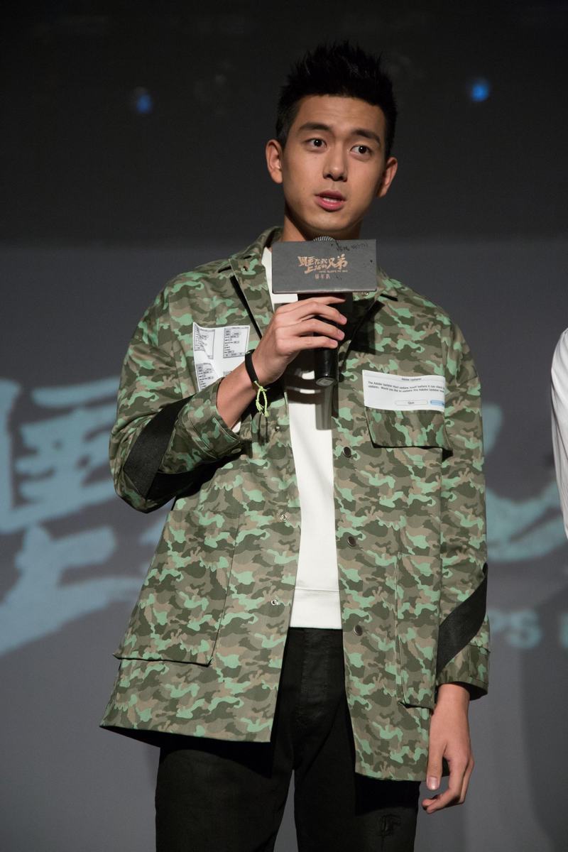 李现饰演肌肉男谢训